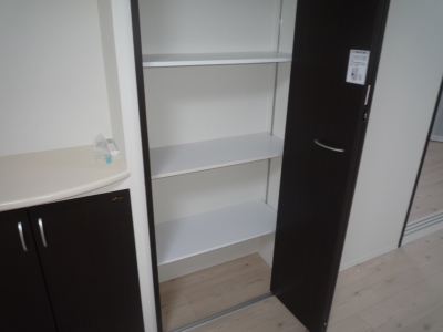 Other room space. It can also be used spacious rooms be in various places such as cupboard.