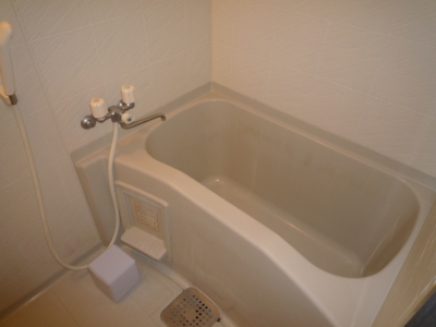 Bath. Spacious separate the, It is popular! ! 