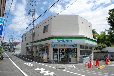 Convenience store. 184m to Family Mart (convenience store)