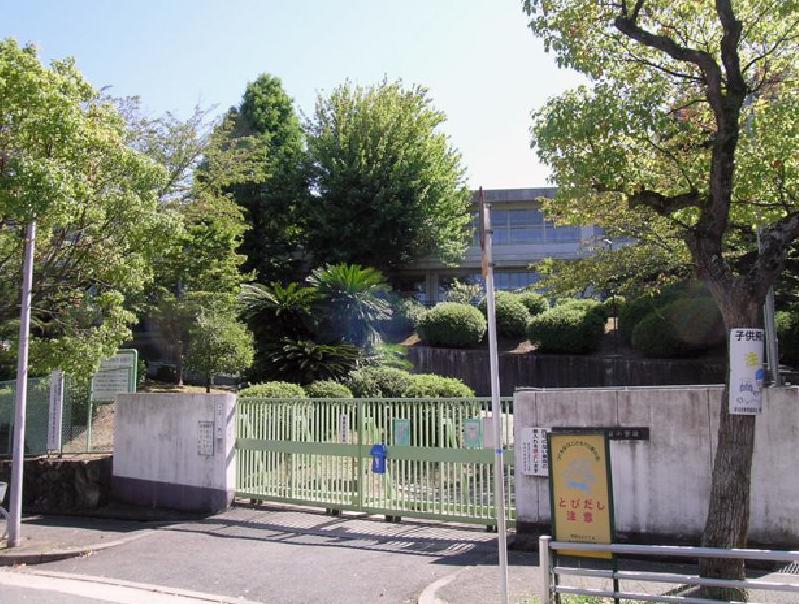 Primary school. 485m to Suita Municipal Tsukumodai Elementary School