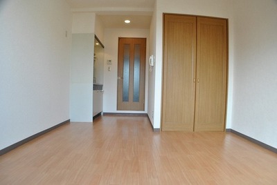 Living and room. Sunny ・ Spacious Western-style