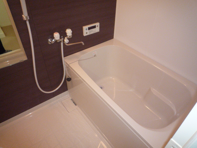 Bath. This spacious spacious bathroom!