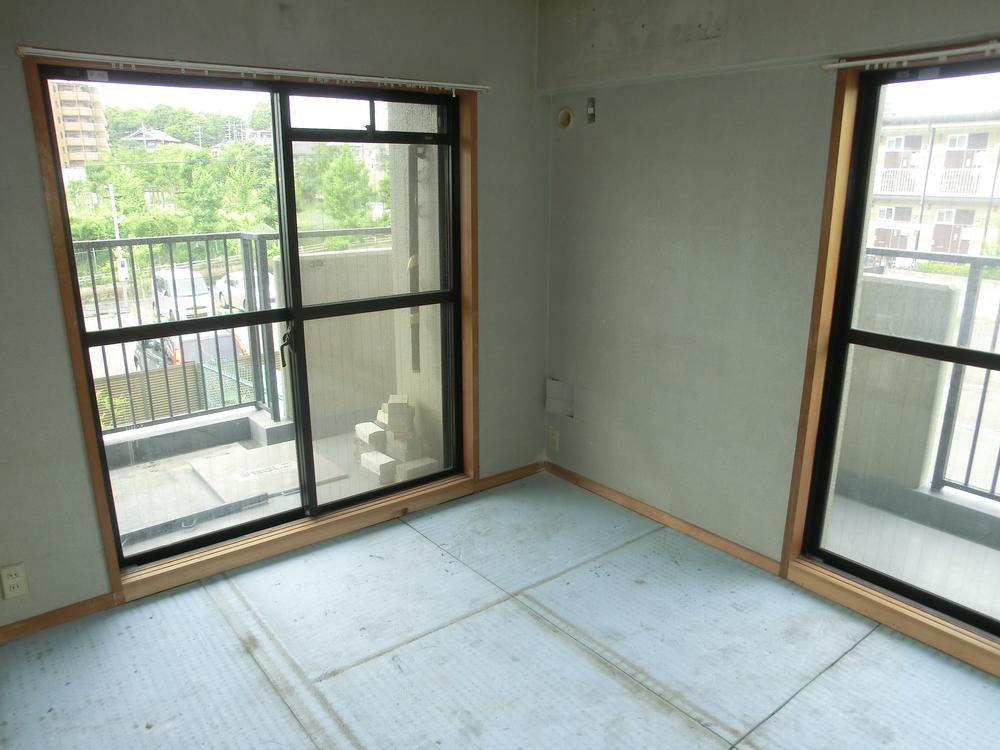 Non-living room.  [It is under renovation]  Indoor (June 2013) Shooting