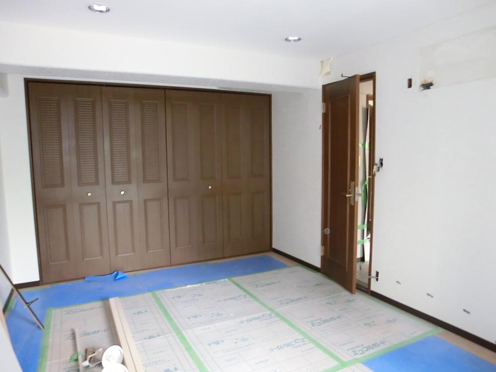 Non-living room.  [It is under renovation]  Indoor (June 2013) Shooting