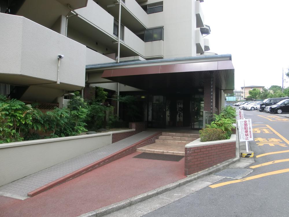 Entrance. Common areas Local (June 2013) Shooting