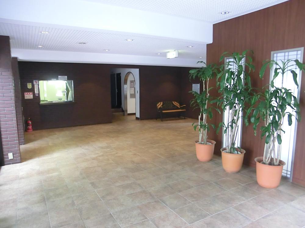 lobby. Common areas Local (June 2013) Shooting