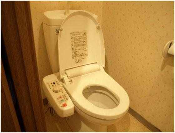 Toilet. Indoor (11 May 2013) Shooting