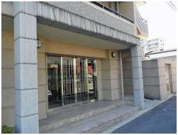 Entrance. Common areas