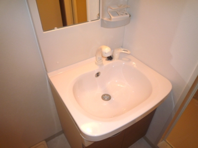 Other Equipment. Wash basin! Shampoo dresser! Undressing is also recommended in the firm! 