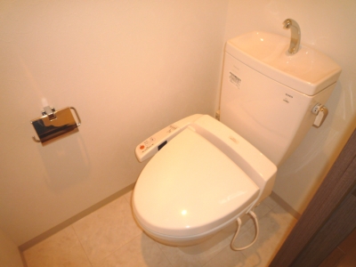 Toilet. Washlet conditioning is, It is glad that! 