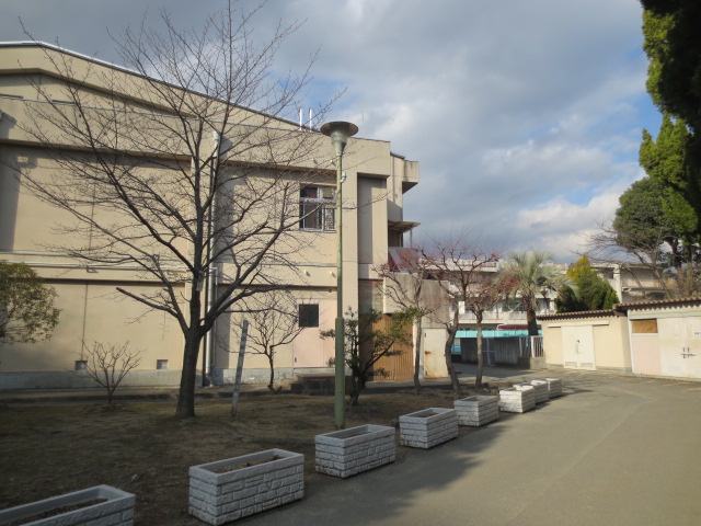 Junior high school. 730m to Suita Tateyama Tanaka school (junior high school)