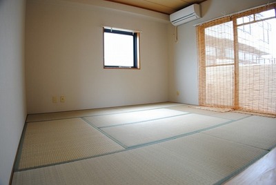 Living and room. You can use spacious There are eight quires also Japanese-style room