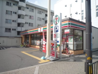 Convenience store. Seven-Eleven Minamisuita 3-chome up (convenience store) 97m
