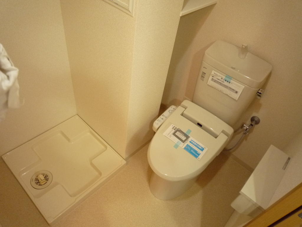Toilet. Washlet equipped! It has a little changed, Washing the pan in a room! 