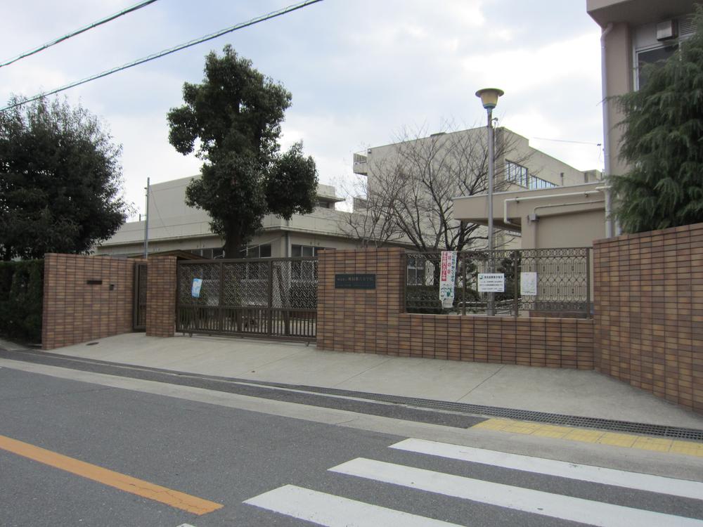 Primary school. 249m to Suita Municipal Suita sixth elementary school