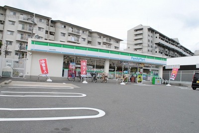 Convenience store. FamilyMart Suita Yamadanishi store up (convenience store) 500m