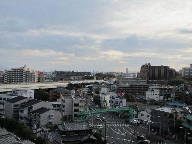 View photos from the dwelling unit. Local (12 May 2013) Shooting