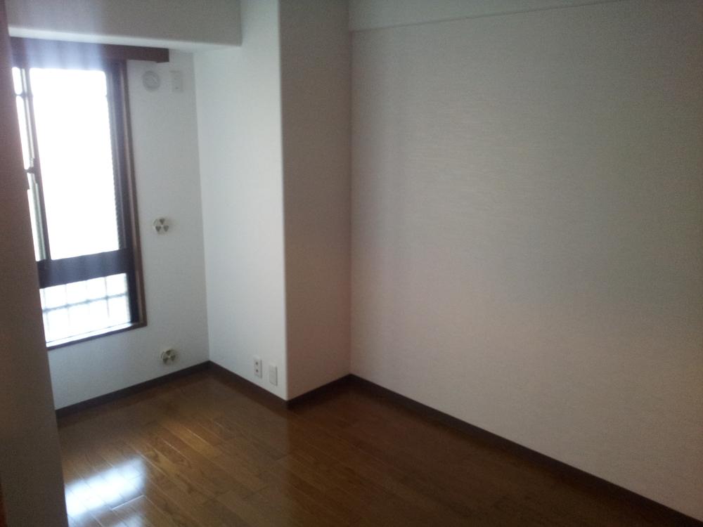 Non-living room. Western-style 5.0 Pledge