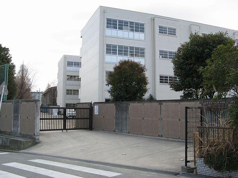 Junior high school. 966m to Suita City Katayama Junior High School