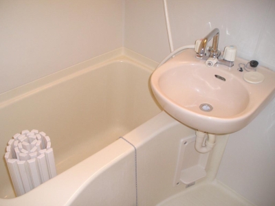 Bath. Bathing toilet is separately completely renovated! Your rent is as it is! 