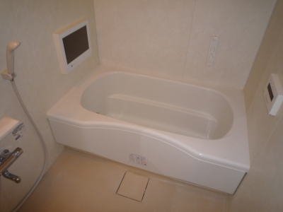 Bath. Spacious bathroom bathroom drying ・ Bathroom TV ・ Heating and fully equipped