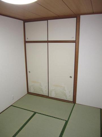 Non-living room. Already transformed into a modern Japanese-style room!