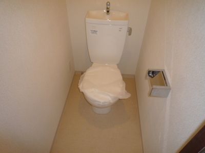 Toilet. Washlet is possible installation! ! 