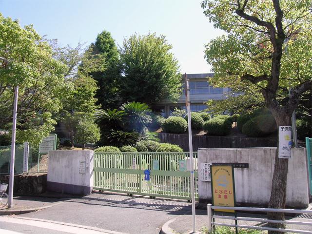 Primary school. Tsukumodai until elementary school 430m