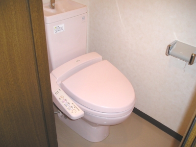 Toilet. Washlet equipped! It is one of hope facilities there! ! 