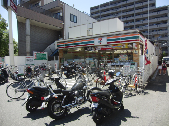 Convenience store. Seven-Eleven Suita Katayama 1-chome to (convenience store) 230m