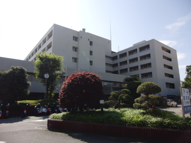 Hospital. 861m up to municipal Suita Municipal Hospital (Hospital)