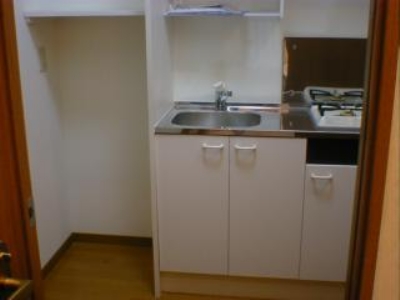 Other room space. Refrigerator is firmly space! It is spacious dishes also easy! 