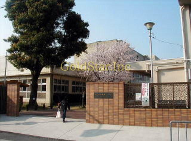 Primary school. 464m to Suita Municipal Suita sixth elementary school