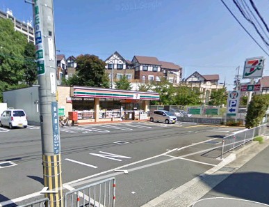 Convenience store. Seven-Eleven Suita Shin'ashiyakami store up (convenience store) 1020m