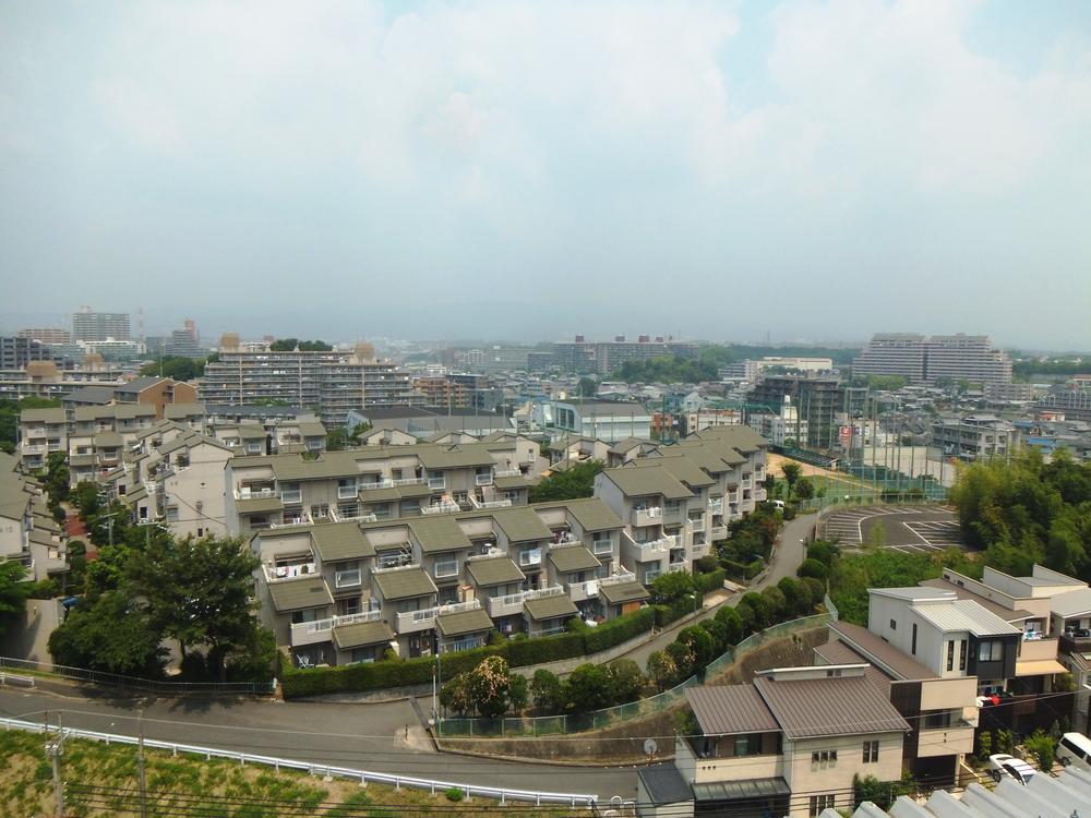 View photos from the dwelling unit. View from the north side Western-style (July 2013) Shooting