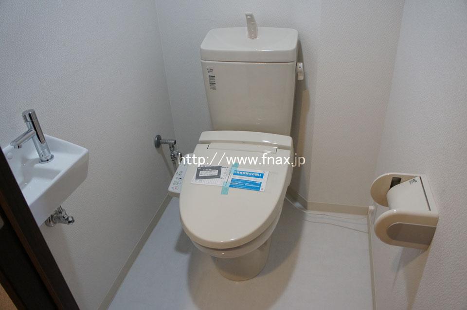 Toilet. Indoor (July 2013) Shooting