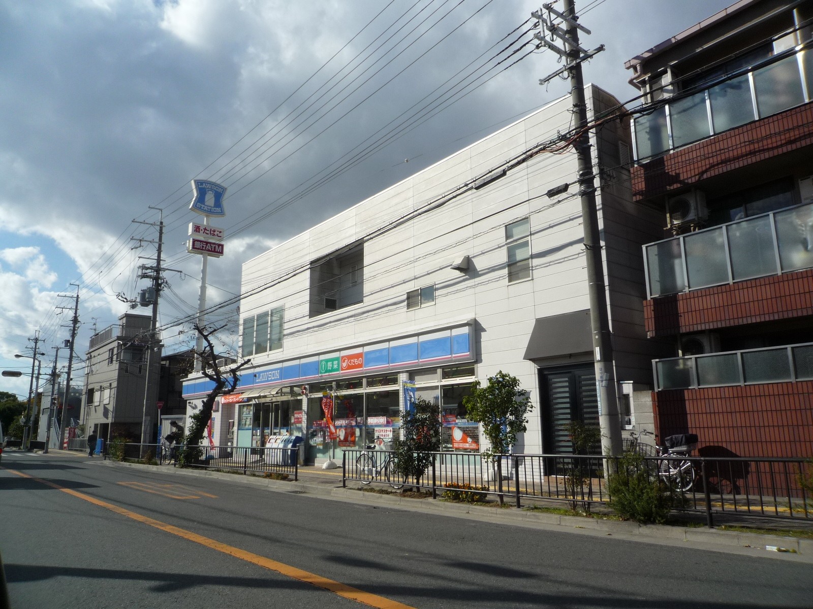 Convenience store. Lawson Suita Kotobukimachi store up (convenience store) 709m