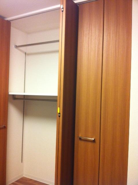 Non-living room. Western-style (7.0 tatami mats): Closet