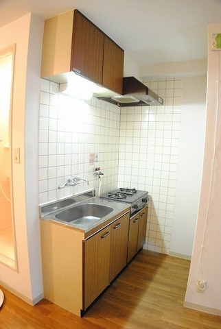 Kitchen. 2-neck of a gas stove can be installed