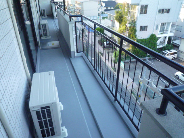 Balcony. Spacious wide balcony! It is very quiet environment! 