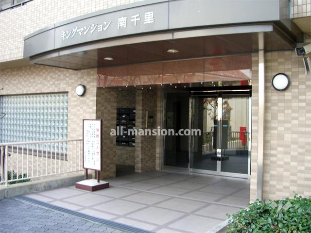 Entrance. Common areas