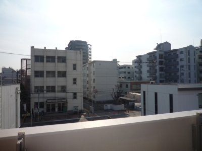View. It is a very quiet environment! It is also within walking distance station! 