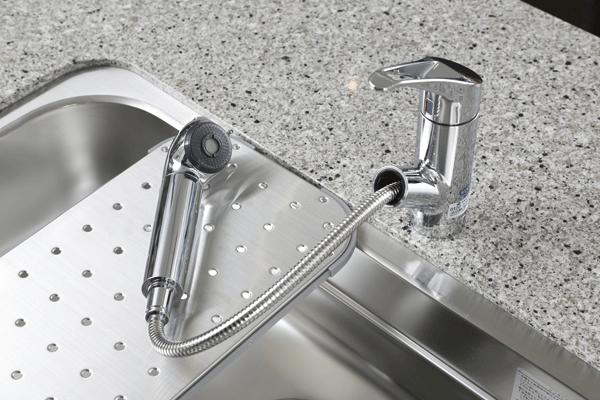 Kitchen.  [Water purifier function shower faucet] Is a convenient water purification function shower faucet that can be used in a drawer ※ It requires periodic cartridge exchange (same specifications)
