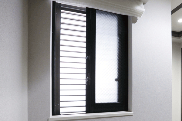 Other.  [Entrance window] So that we can produce a rich sense of openness at the time of going out or when returning home, The window also has provided in the entrance ※ A-100D, A-100Dg, A-70F, A-70Fg, A-70L1, A-70L2, B-70C, B-70Cg, B-75E, B-75Eg, B-100Ir type only (same specifications)