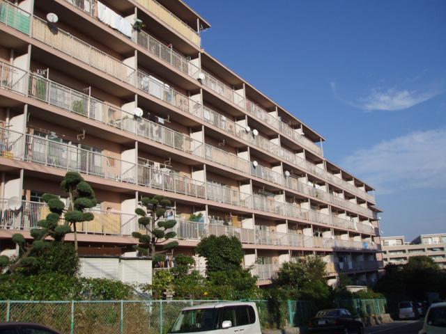 Local appearance photo. Would we invite you'll spend a peaceful life in a green and quiet residential area