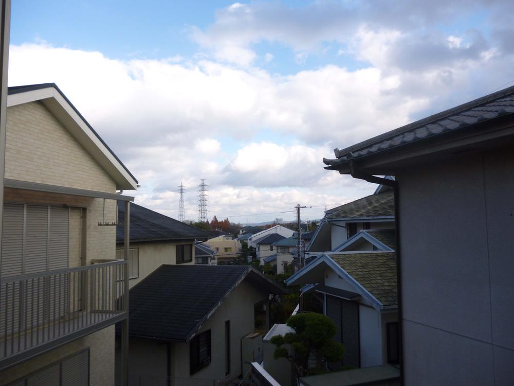 View photos from the dwelling unit. Window views of the Western-style 10 Pledge