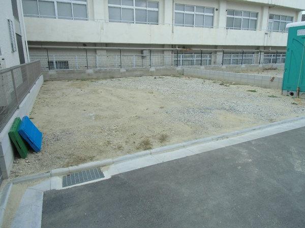 Local appearance photo. Convenient parking with space ☆