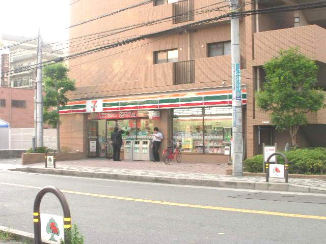 Convenience store. 293m to Seven-Eleven (convenience store)
