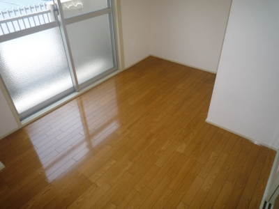 Living and room. In a small room, But now you ・  ・ I recommend rooms! ! 