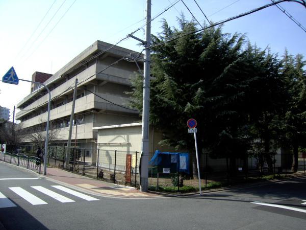 Junior high school. Toyotsu 450m until junior high school